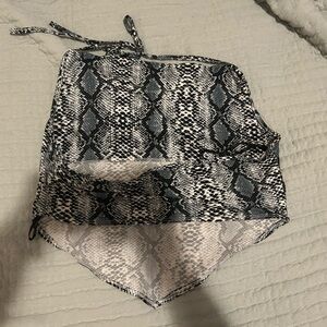 SHEIN Black and White Snake Print Women Shorts